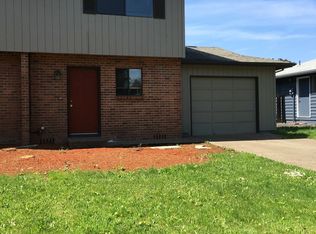 1717-1719 N Springbrook Way, Newberg, OR 97132