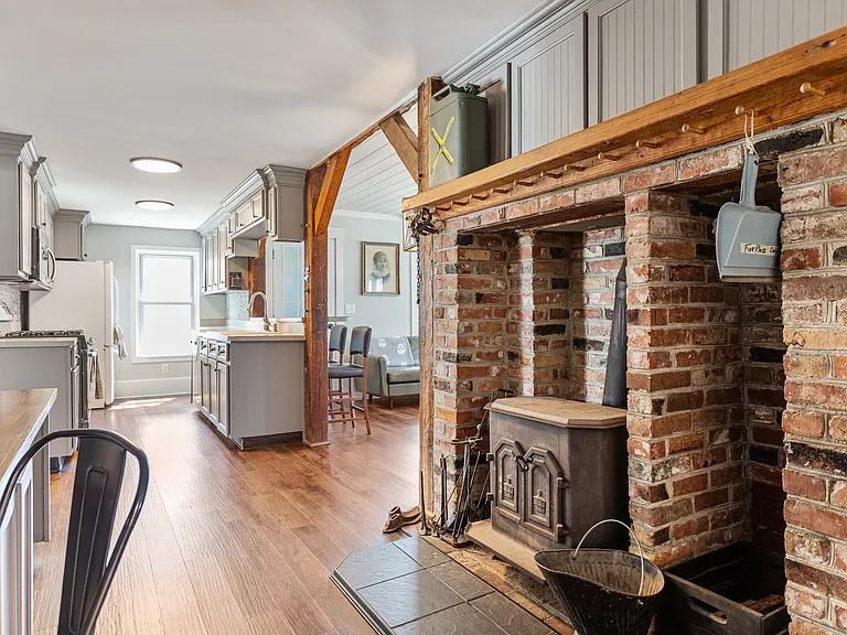 33 Exeter Rd — Photo 11