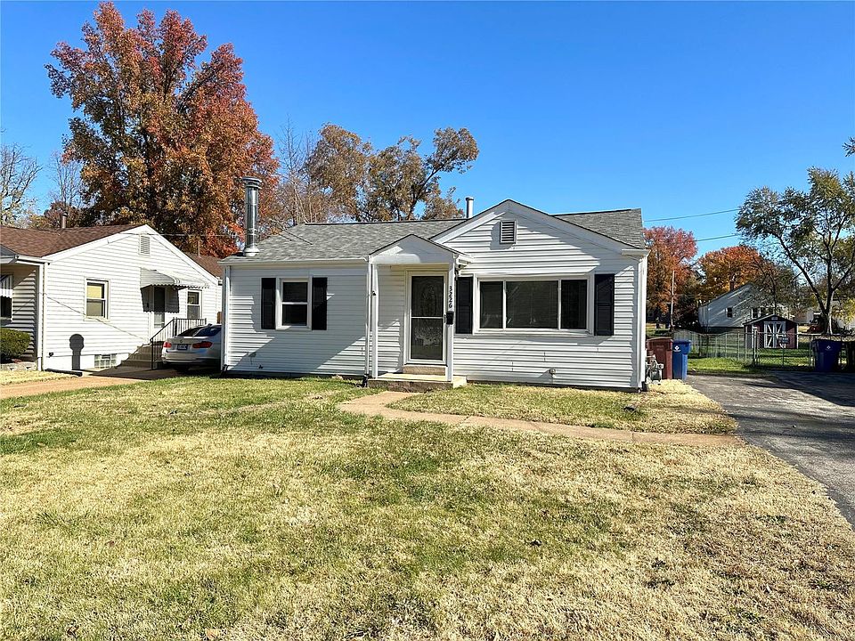 1st image of 3226 Chaucer Ave