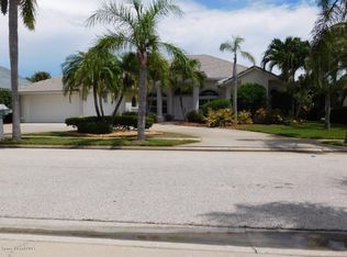 121 Island View Dr, Indian Harbour Beach, FL 32937