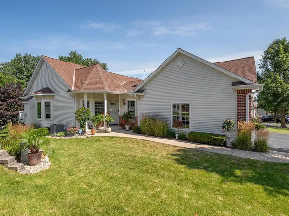 838 Timber Ridge DRIVE, Waukesha, WI 53189