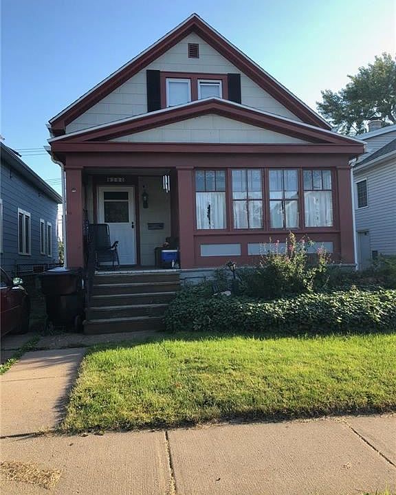 2nd image of 280 W Hazeltine Ave