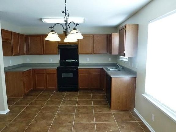 3rd image of 14815 Wilmington