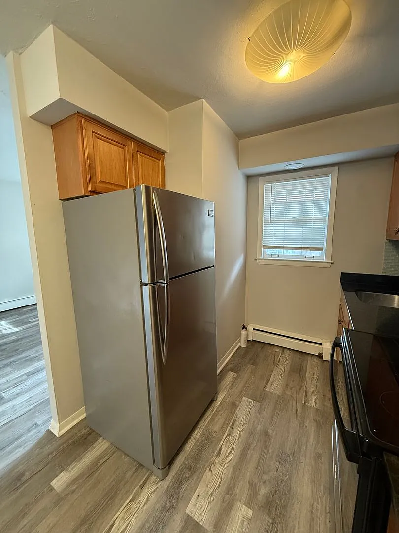 6046 West Pershing Road — Photo 2