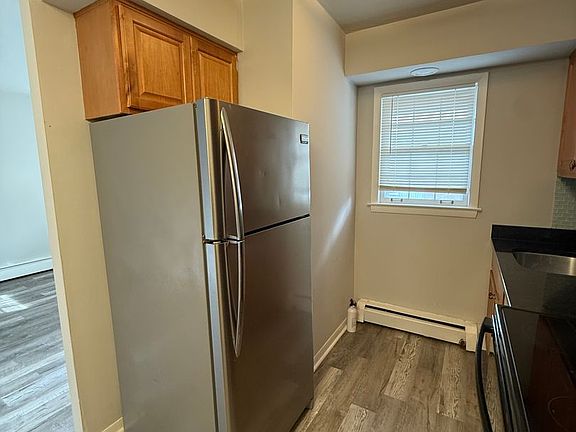 2nd image of 6046 W Pershing Rd #10