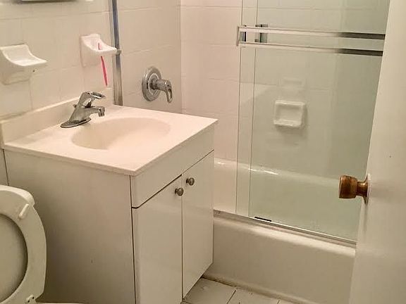 5th image of 350 E 52nd St APT 3A