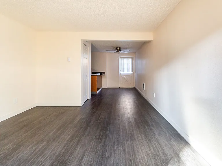 Manchester Square Apartments — Photo 8