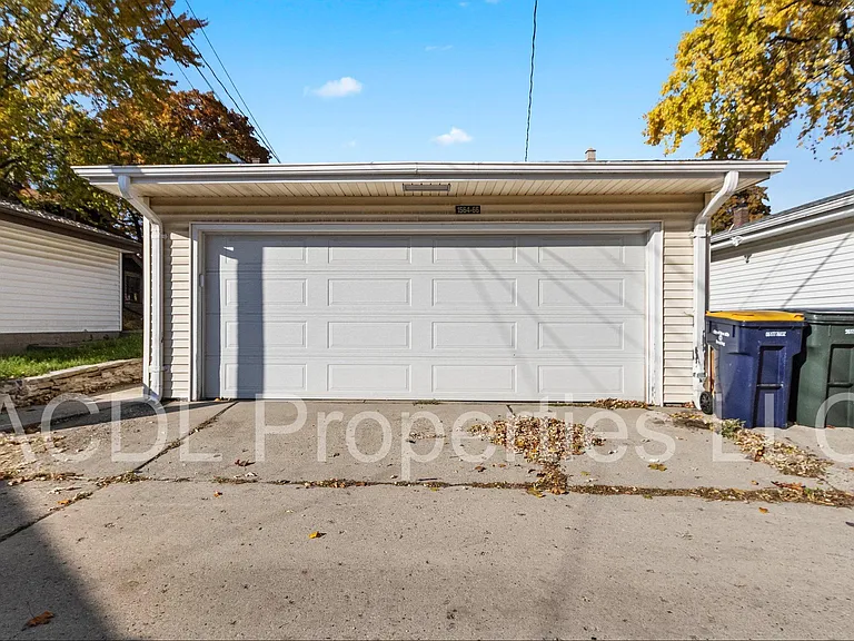 1564 S 74th St — Photo 22