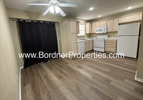 309 Lexington Rd #C Photo 1