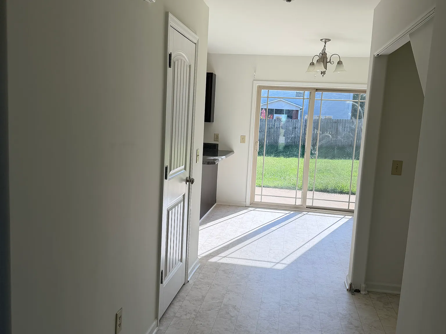 4 bed, 2.5 bath, 1950 sqft, $2,195 — Photo 1