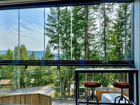 5th image of 2731 Fairview Rd