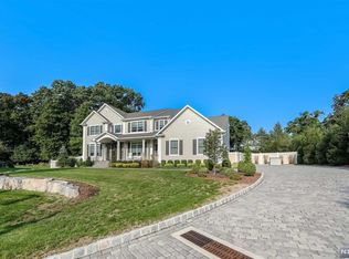 8 William J Murphy Way, Park Ridge, NJ 07656