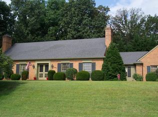 320 Woodmont Dr, Staunton, VA 24401