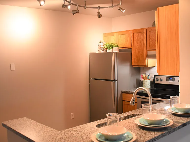 Riverwalk Apartments — Photo 13