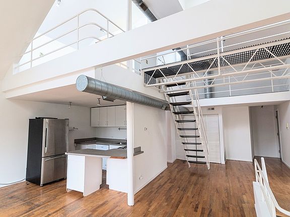 2nd image of 1821 S Peoria St APT 2F
