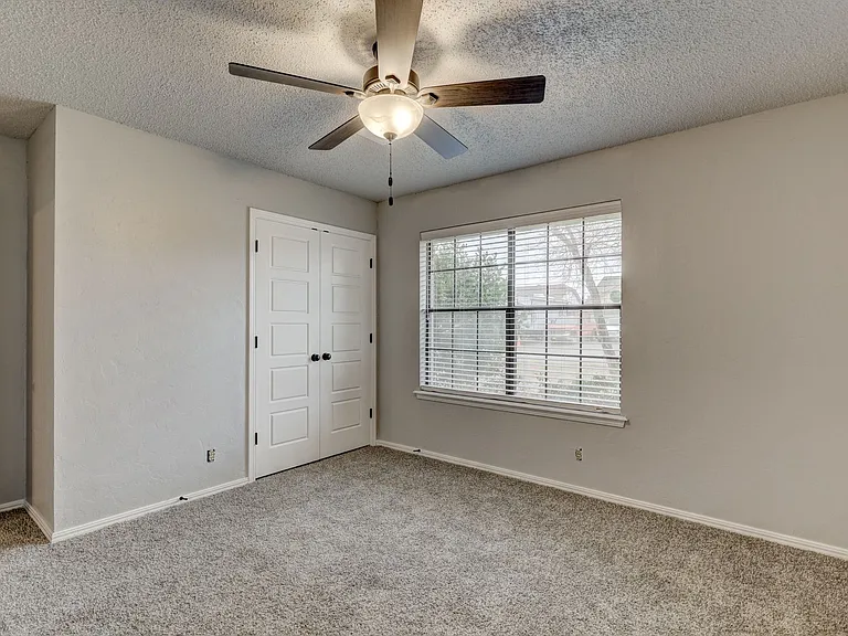 1208 NE 22nd St — Photo 19