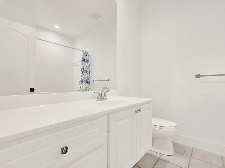 133 Wentworth Ct — Photo 33