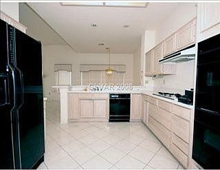 5th image of 2464 Desert Sands Dr