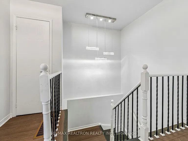409 Cobblehill Dr — Photo 15
