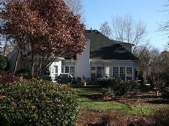 5th image of 903 Haddington Ct S