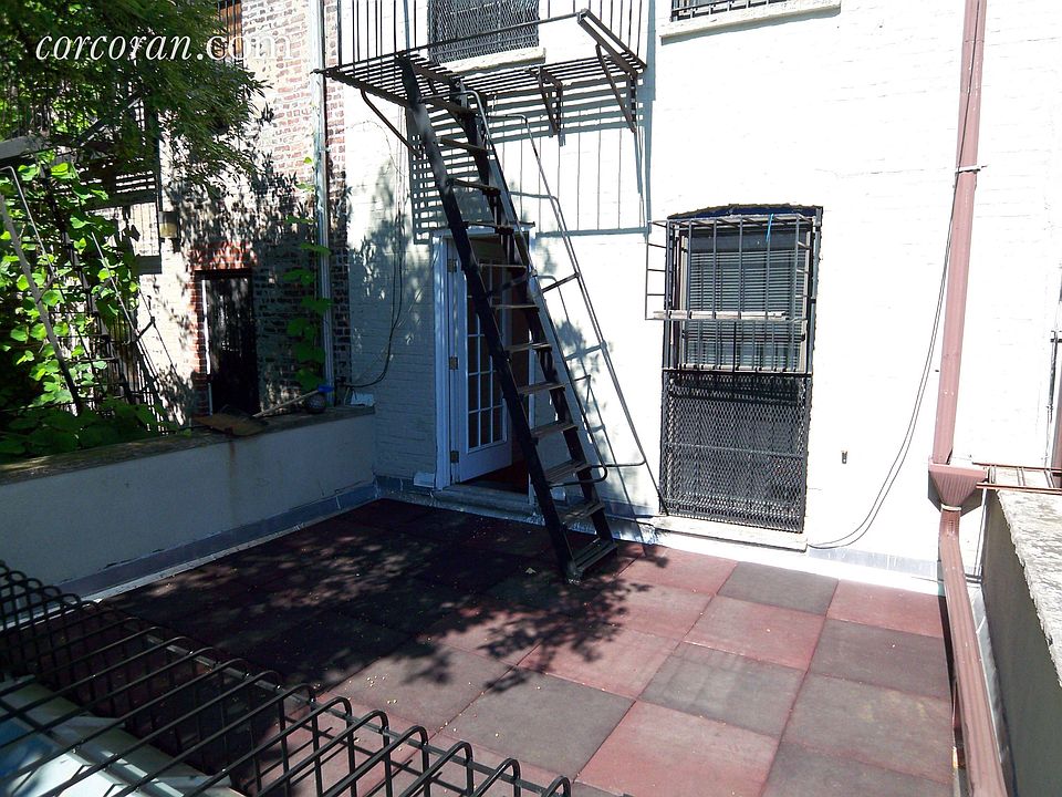 2nd image of 753 Franklin Ave #2
