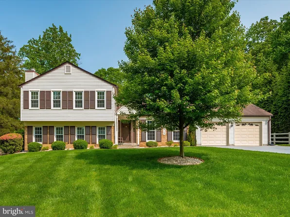 16815 Camberford St, Derwood, MD 20855