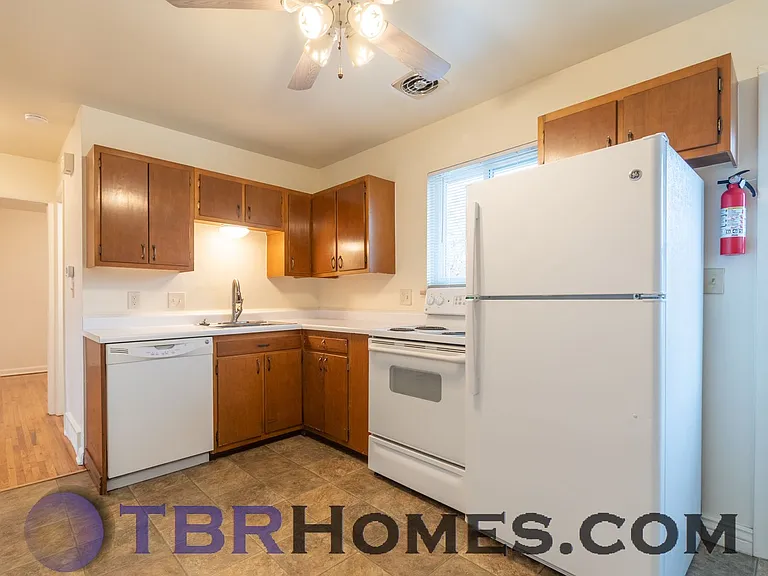 175 S Cody St — Photo 6