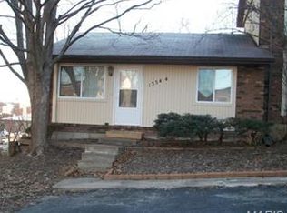 1354 Southwinds Dr, Washington, MO 63090