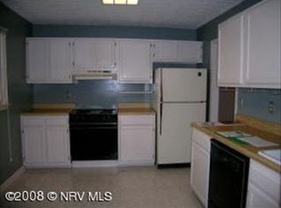 630 Cambria St NW, Christiansburg, VA 24073