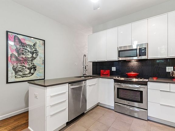 4th image of 1209 8th Ave APT 1L