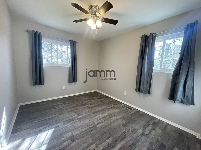 635 Yacavona St — Photo 13