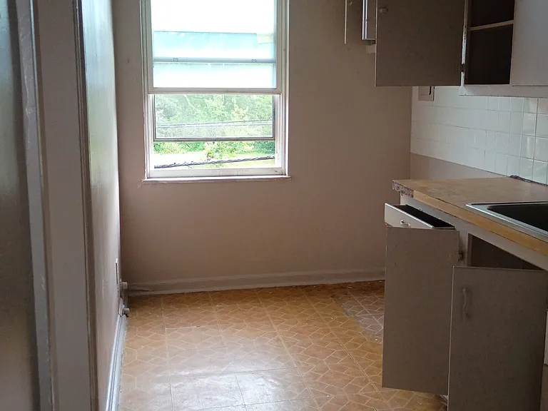 2366 Noble Rd #206 — Photo 4