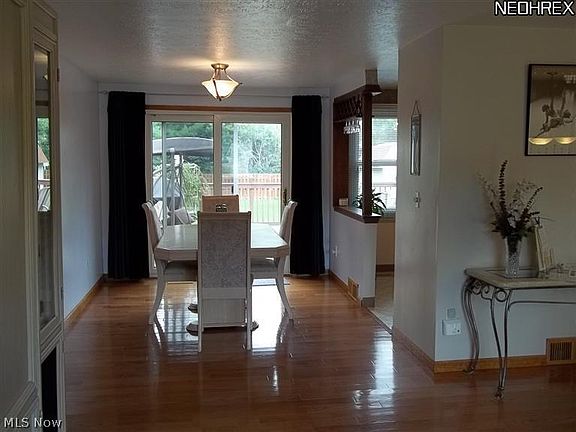 5th image of 8448 Barton Dr