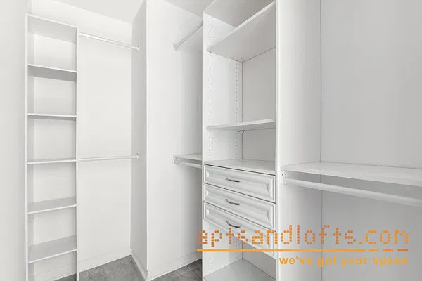 Sold by aptsandlofts.com | media 18