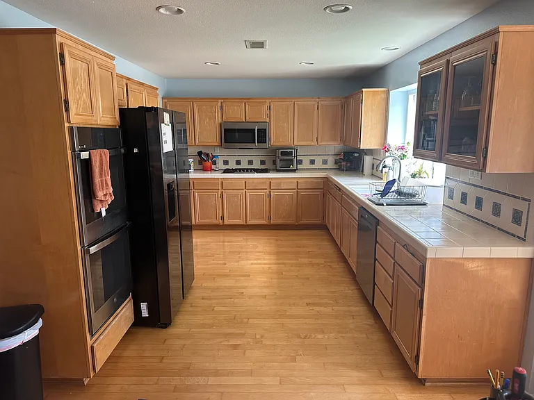 405 Lexington Cir — Photo 5