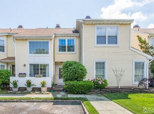 52 Hartshore Way, Parlin, NJ 08859