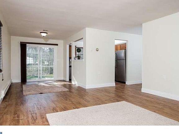 5th image of 13 Dorchester Dr