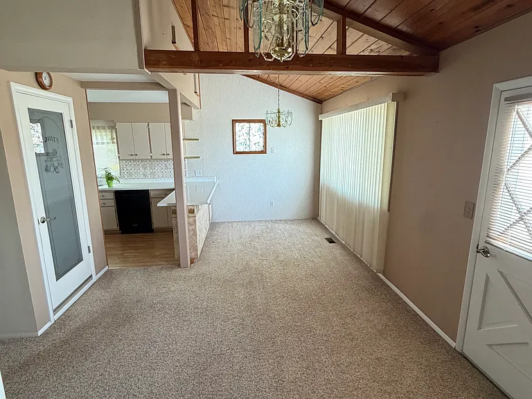33 Poplar St — Photo 8