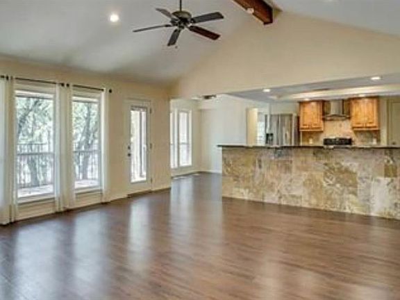 4th image of 11 Royal Oaks Blvd
