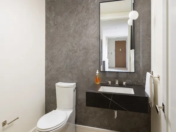 200 East 20th Street image 11 of 16