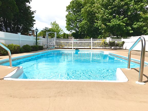 Pool's Open