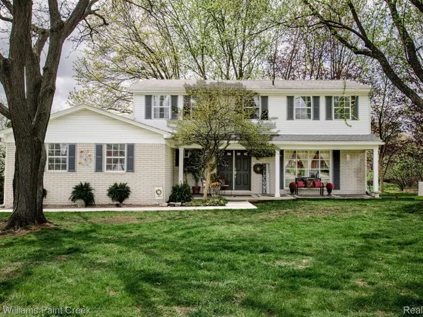 401 Pinehurst Dr, Rochester Hills, MI 48309