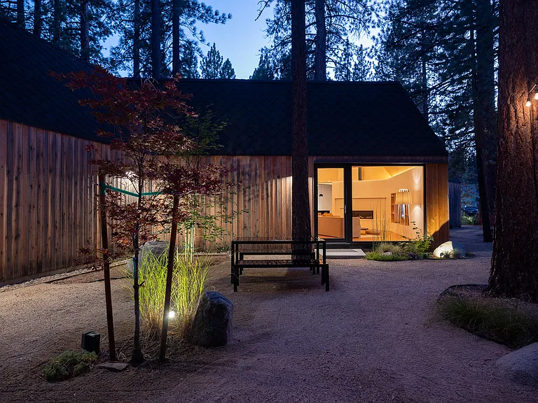 3008 Oakland Ave — Photo 14