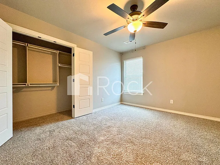 19113 Grove Pkwy — Photo 31