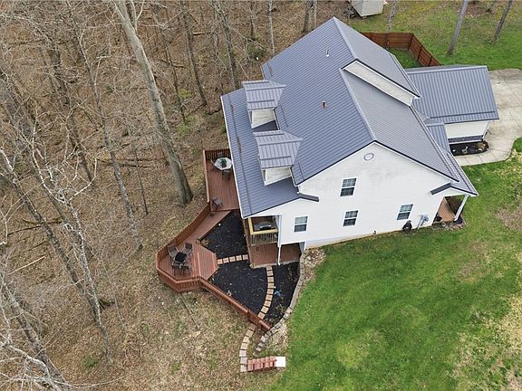 2nd image of 40 Cory Dr
