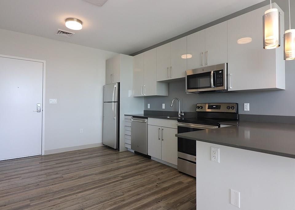 1st image of 161 Washington St #1505