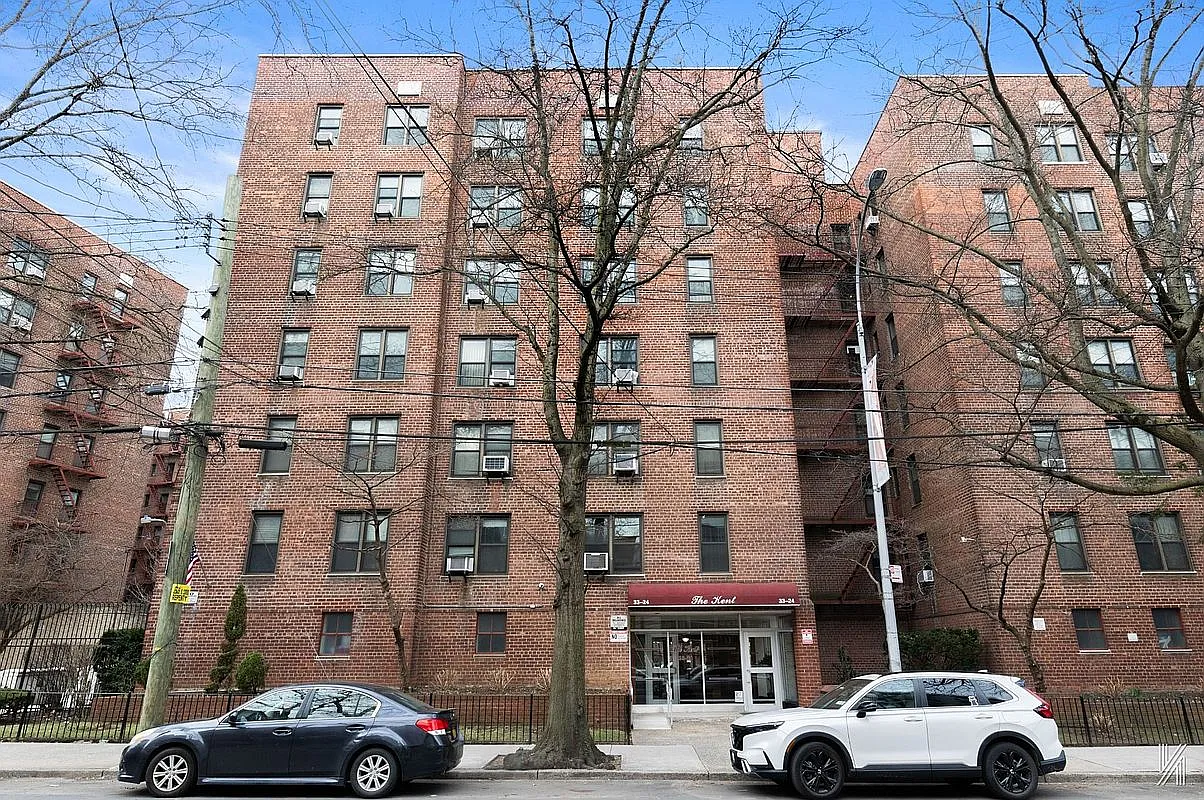 33-24 Junction Blvd #1-R photo 1
