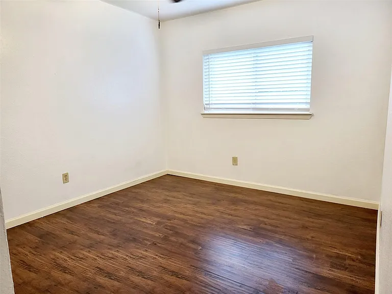 2711 S Brompton Dr — Photo 12