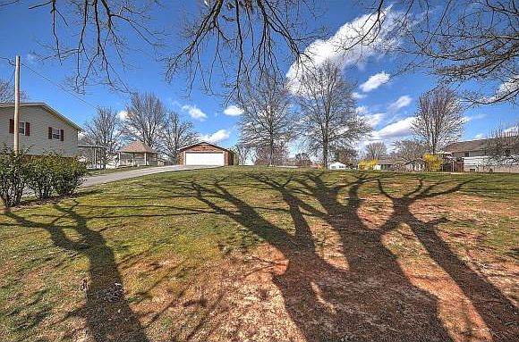 1st image of 2126 Hillcrest Dr