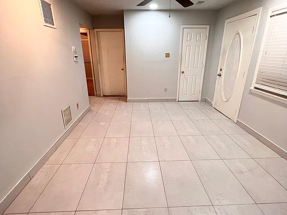 3rd image of 95 Regis Dr Floor 1